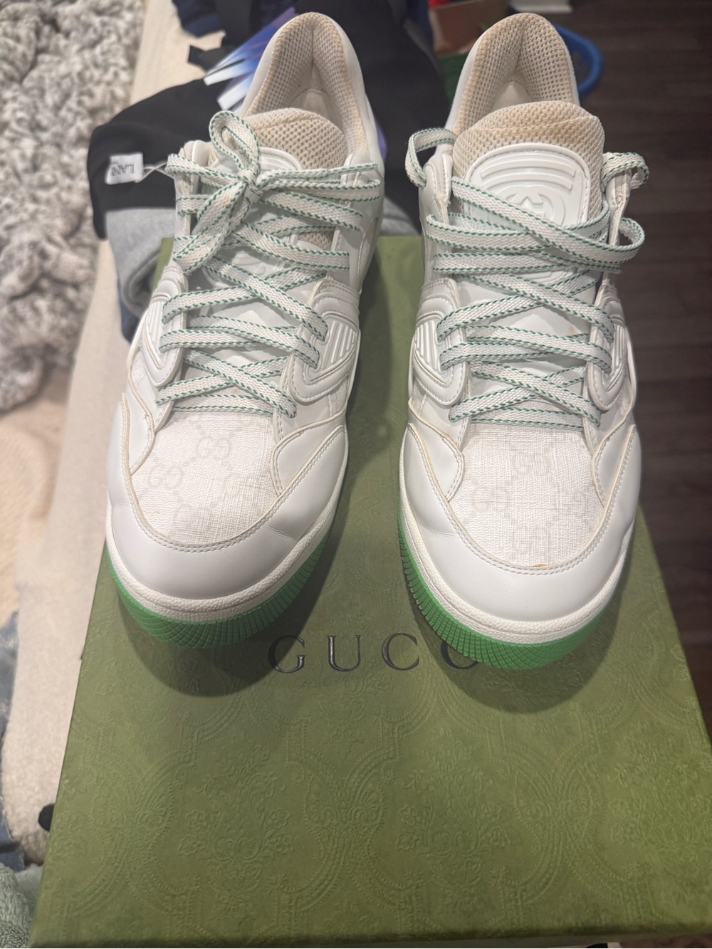 Gucci White Low-Top Sneakers with Mint Accents - Picture 6 of 10